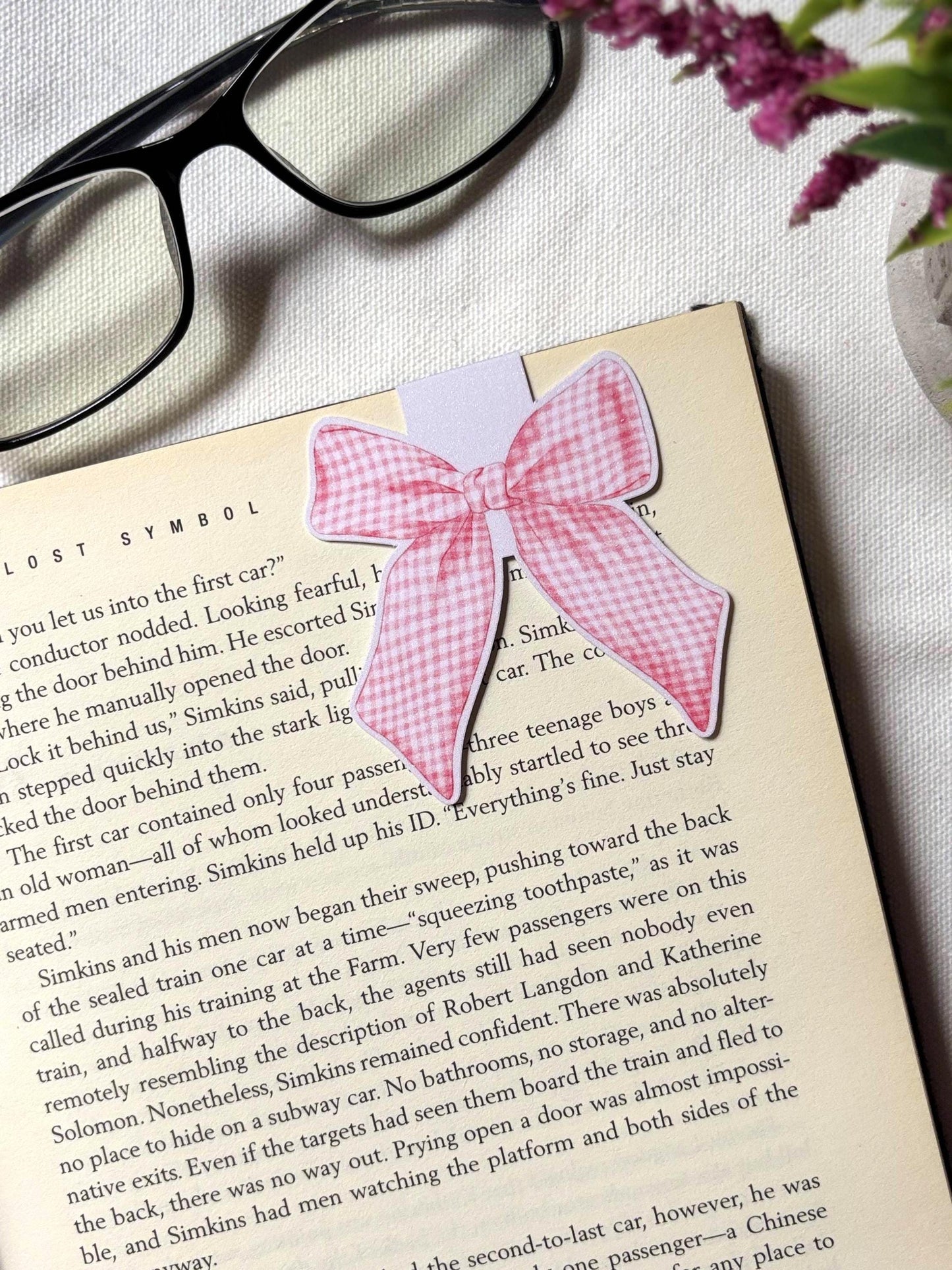 Gingham Bow Magnetic Bookmark